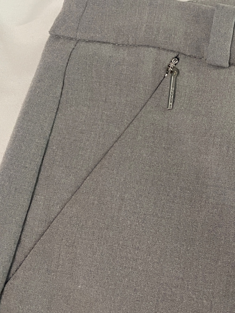 Calvin Klein Women's Gray Slim Touaers - Picture 4 of 6